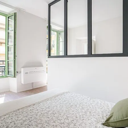 06bz - Modern In The Heart Of The Port Apartment Nice